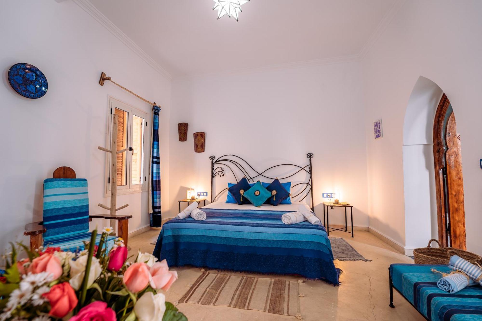 Deluxe Room (2 Adults + 1 Child),1598506779:JPEG
